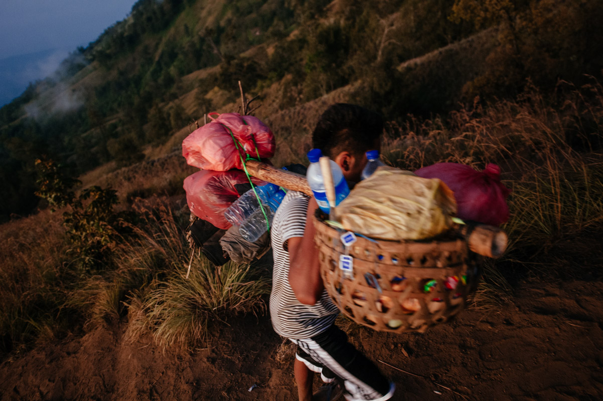 climb rinjani porters